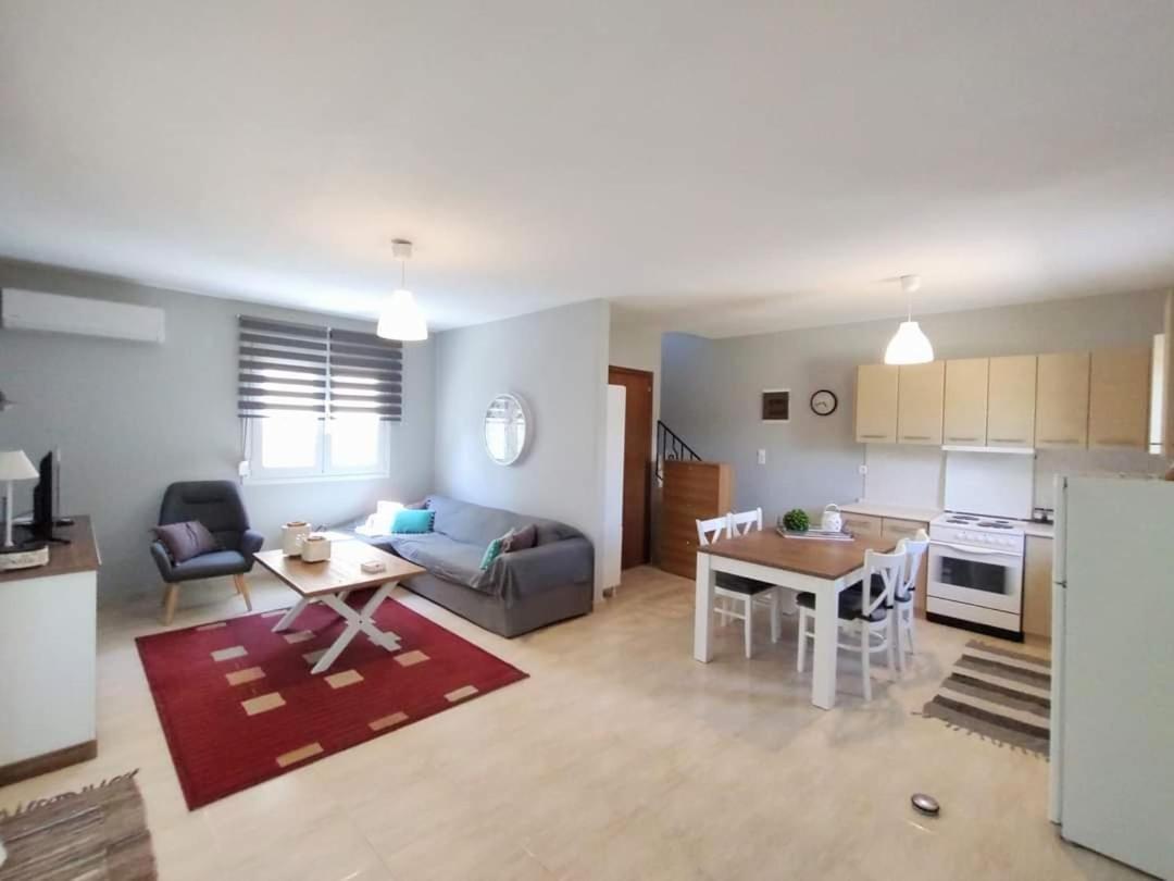 Kerasies Home Kariani Luaran gambar